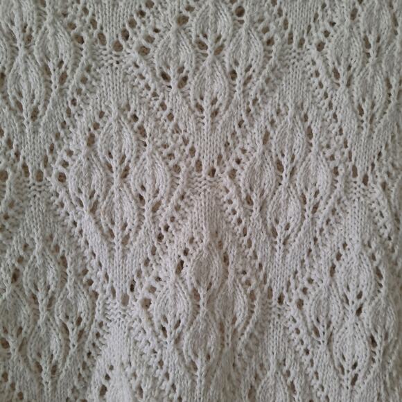 US Sweaters Ivory Leaf Design Scallop Crew Neck S/S Sweater -L - Picture 12 of 12